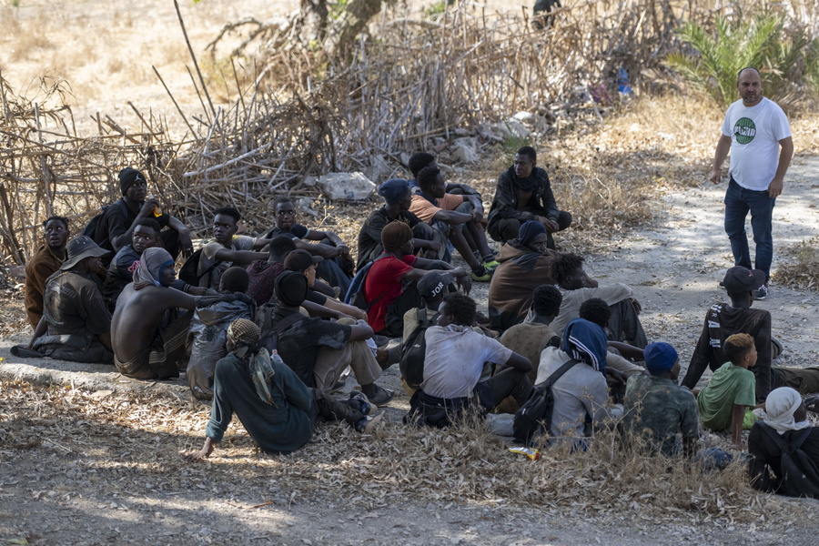 «Είμαι έγκυος και υποφέρω! Ξεσηκωθείτε»: Σοκάρει την Ευρώπη η κραυγή Ισπανίδας από τη Θέουτα – Vid