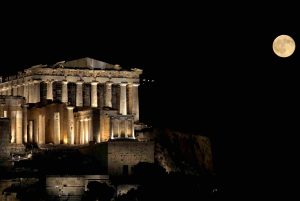 Πανσέληνος του Οξύρρυγχου: Εντυπωσιακές εικόνες από Ακρόπολη, Θεσσαλονίκη και Ναύπλιο