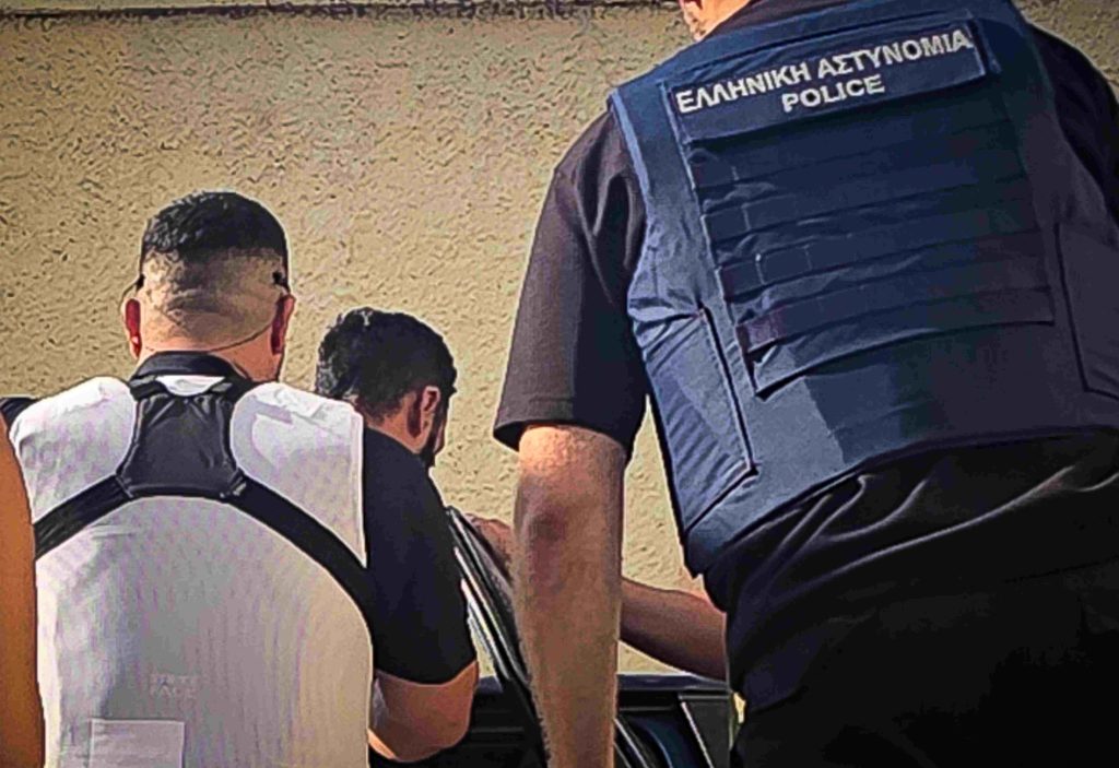 Σύρος: Προσωρινά κρατούμενος ο 41χρονος για τη δολοφονία της 42χρονης διασώστριας