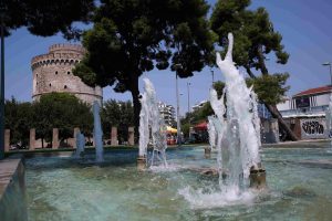 Σε κλοιό καύσωνα και σήμερα η χώρα – Οι περιοχές που θα “βράσουν” με 40άρια