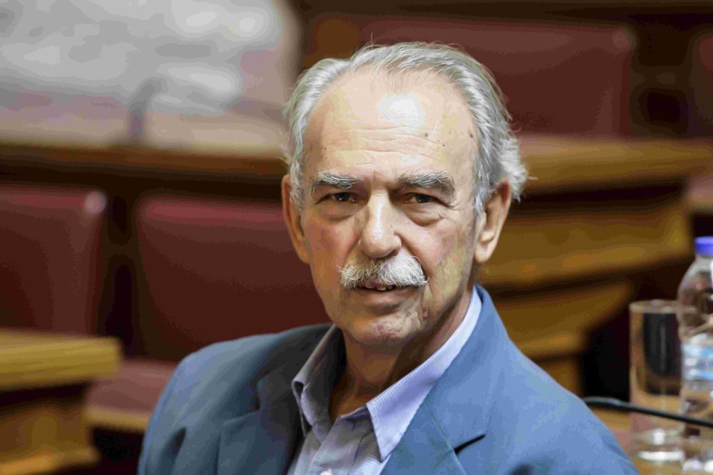 Συλλυπητήρια Νικήτα Κακλαμάνη για την απώλεια του Σπύρου Χαλβατζή