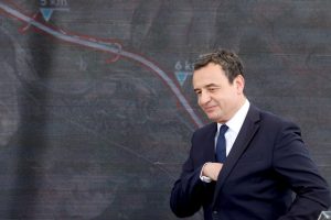 Το Κόσοβο σε θεσμική κρίση: Το κοινοβούλιο ενέκρινε τη νέα κυβέρνηση του Αλμπίν Κούρτι