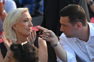 Κορυφαία «δεξιά κωλοτούμπα» στην Ευρώπη για Ουκρανία: Όλοι θέλουν να συνεχιστεί ο πόλεμος – Vid