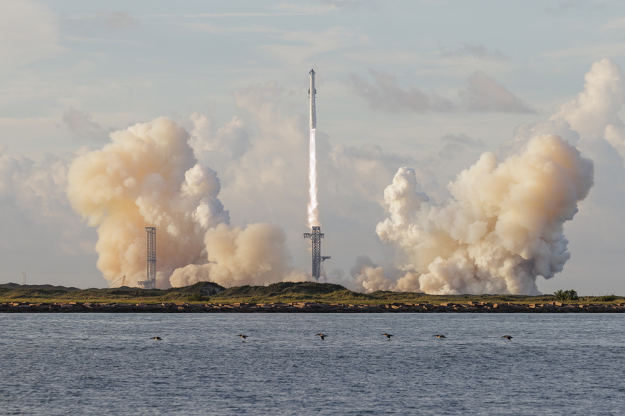 Πρώτη πτήση σε τροχιά για τον γιγαντιαίο πύραυλο του Μασκ – Με το βλέμμα σε Άρη και Σελήνη