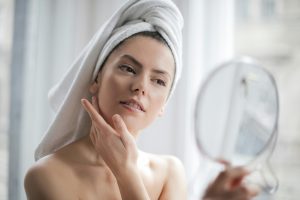 Φθινόπωρο: Τι αλλάζουμε στη beauty routine μετά το καλοκαίρι