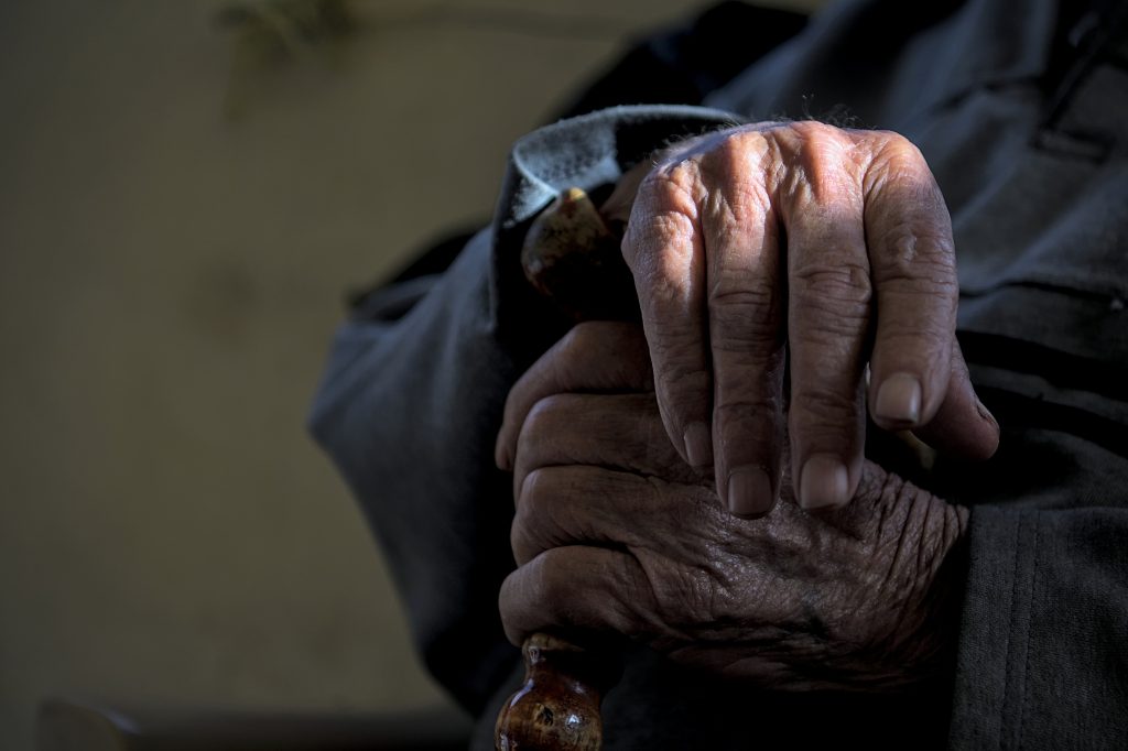 Συνελήφθη 90χρονος που οδηγούσε στο αντίθετο ρεύμα της Αττικής Οδού