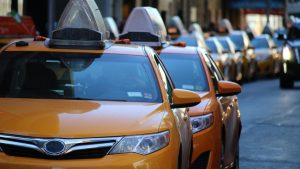 Απίστευτο βίντεο με έναν άντρα στις ΗΠΑ και μια φιάλη οξυγόνου σε ταξί!