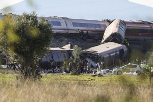 Συγκλονισμένος ο Σάντσεθ για την σύγκρουση τρένων στην Ισπανία – Τουλάχιστον 10 νεκροί, vid