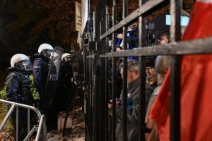 Απόπειρα πραξικοπήματος στην Πολωνία: Πήρε την κατάσταση στα χέρια του ο πρόεδρος – Τσακώθηκε με δικαστές – Vid