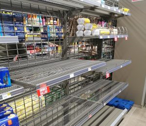 Απόδειξη πως μπορούν να προκαλέσουν χάος ό,τι ώρα θέλουν, αδειάζοντας τα ράφια – Video