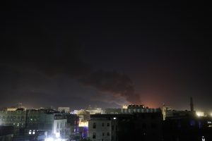 Σαουδική Αραβία: Ασθενοφόρα στο διεθνές αεροδρόμιο του Ριάντ λένε για τραυματίες (Vid)