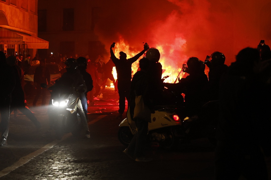 Βανς για το χάος στους δρόμους της Ευρώπης: «Φέρατε τον τρίτο κόσμο στις χώρες σας»