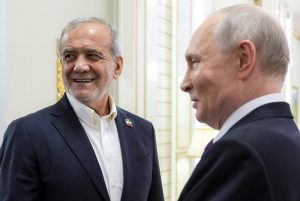 Μια εικόνα, χίλιες λέξεις! Ρωσία και Ιράν χαλαρά, την ώρα που η Δύση δεινοπαθεί (vid)