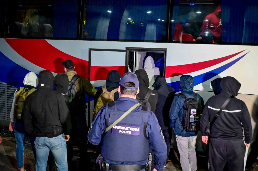 Υπόθεση αλυσίδας φούρνων: Βαρύ κατηγορητήριο για τους 59 συλληφθέντες – Μαστροπεία και ληστεία στη δίωξη