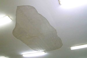 Θεσσαλονίκη: Κλειστό αύριο το Γυμνάσιο Βασιλικών, μετά την πτώση σοβά σε αίθουσα – Νέα αυτοψία από μηχανικούς